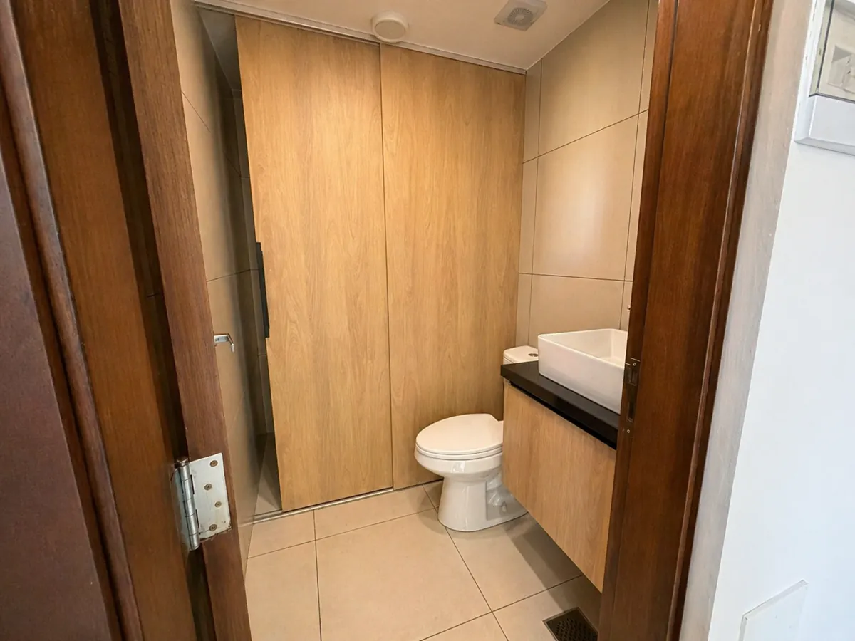 Elegante baño de visitas